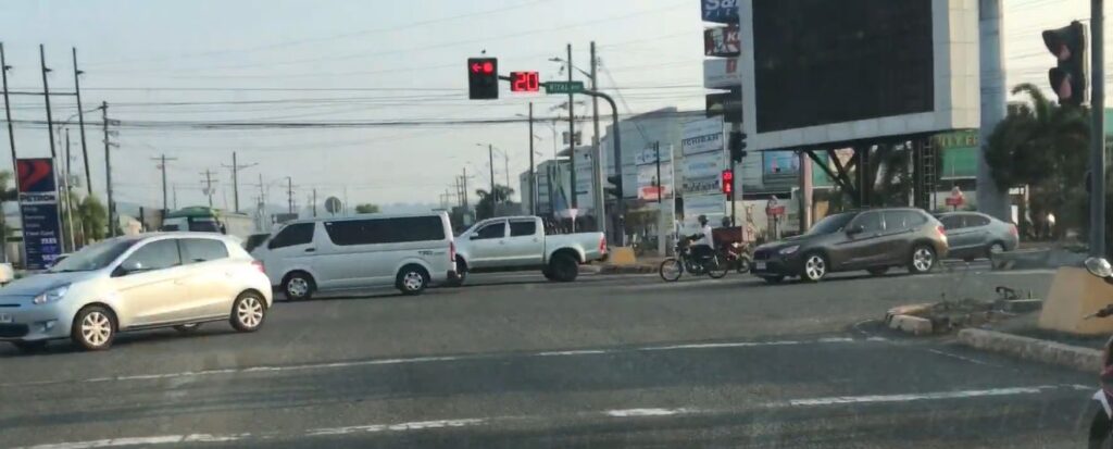 stop light crossing intersection in subic bay freeport zone